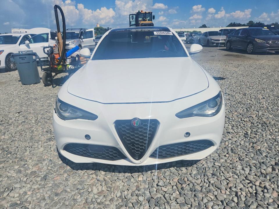 2018 Alfa romeo Giulia VIN ZARFAEBN2J7590021 COPART salvage auction — FRONT END, Fl - Certificate Of Title (P), sold $3,550 on 2026-09-14 (photo 5)