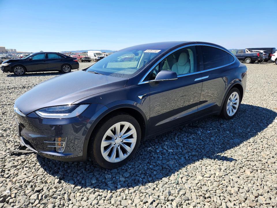 2018 Tesla Model x VIN 5YJXCBE27JF110302 — COPART salvage auction photo