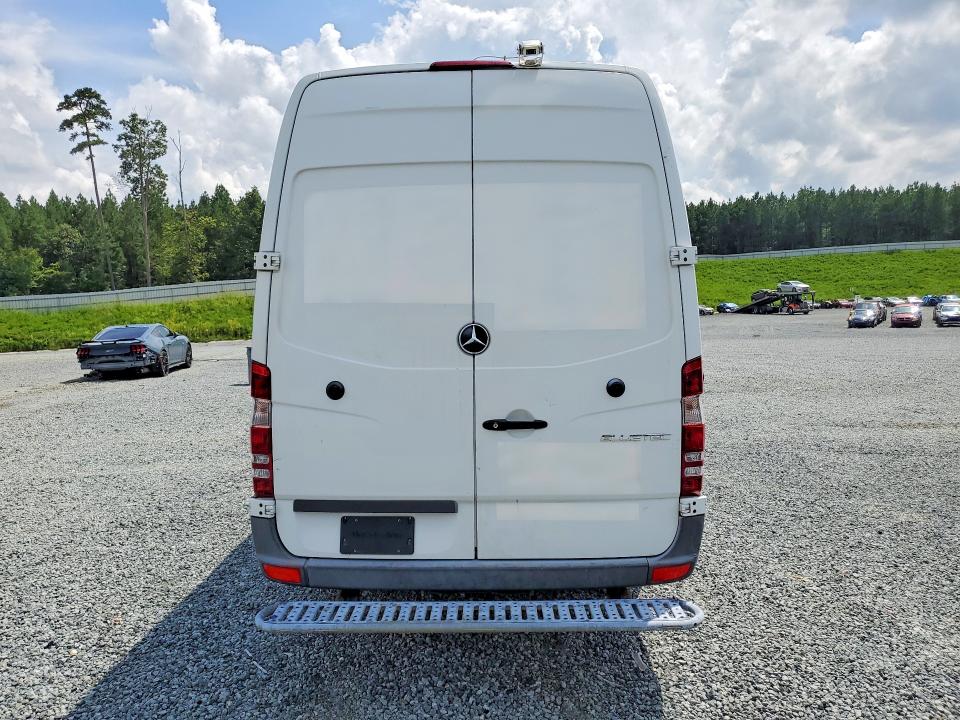2016 Mercedes-Benz Sprinter VIN WD3PE8DD6GP248762 COPART salvage auction — NORMAL WEAR, Nc - Dealer Only Clean Title, sold $4,550 on 2026-09-18 (photo 6)