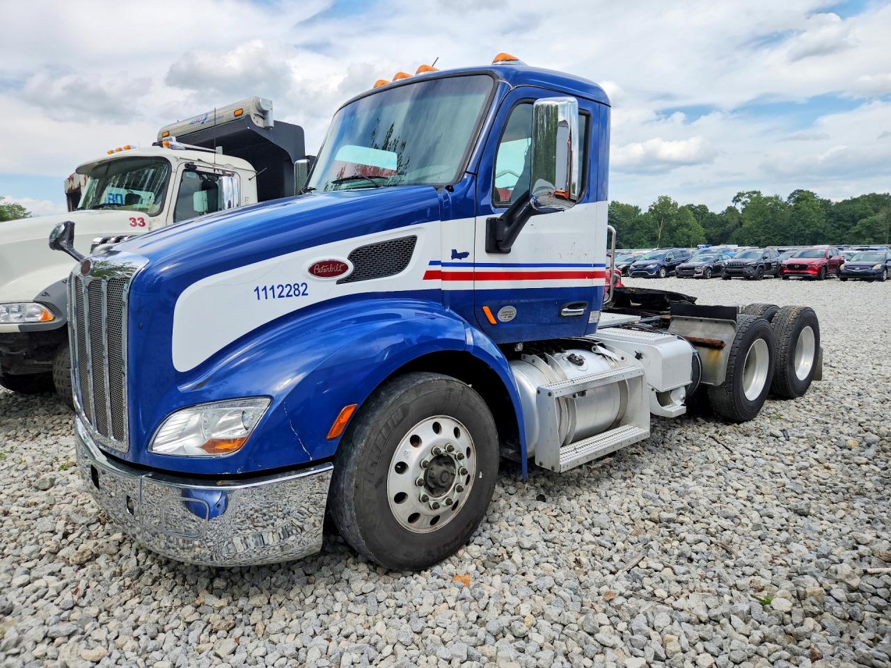 2017 Peterbilt 579 VIN 1XPBDP9X4HD358761 — COPART salvage auction photo