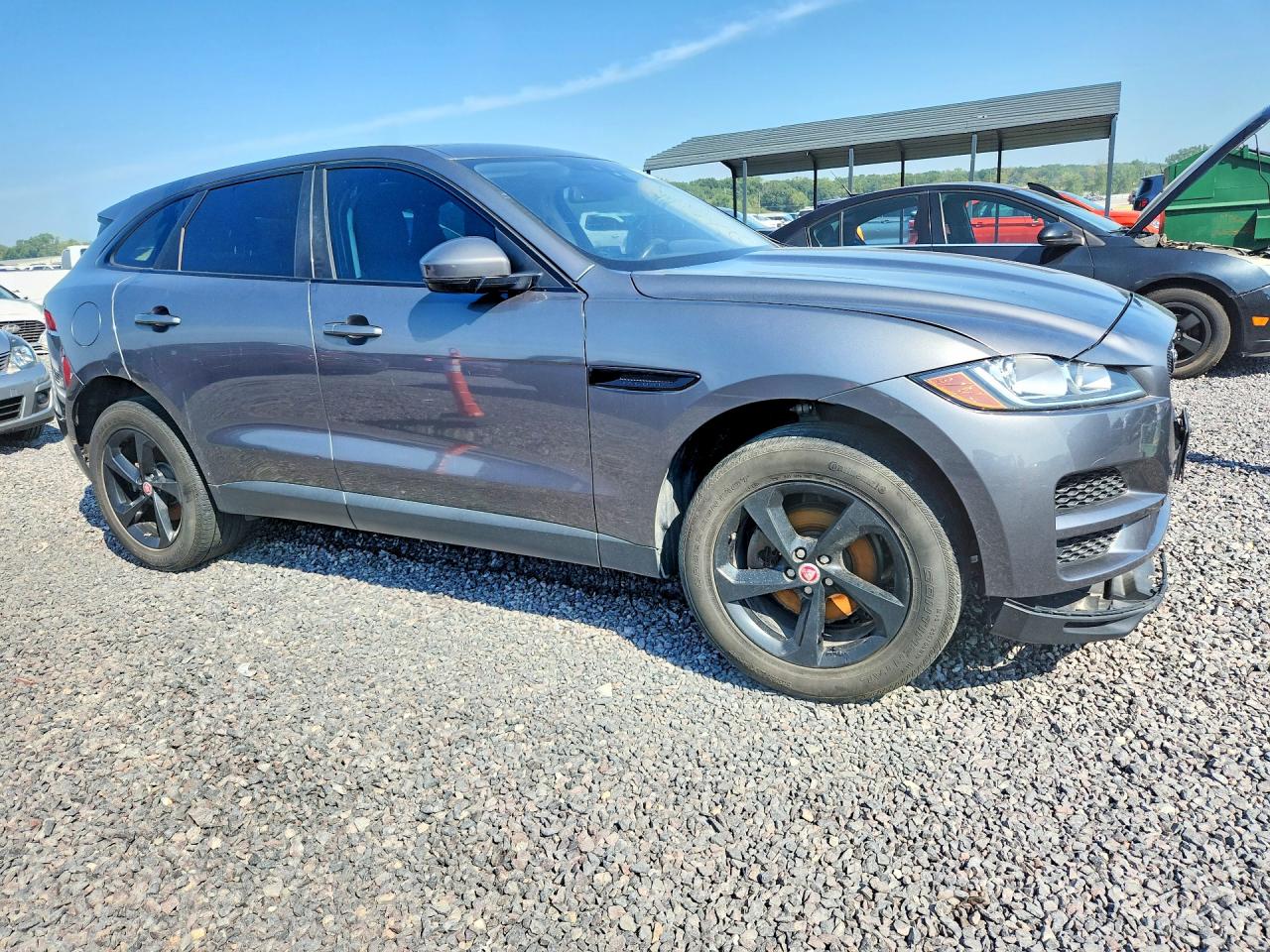 2018 Jaguar F-pace VIN SADCJ2FX1JA255329 COPART salvage auction — Burn Engine, IA - CERTIFICATE OF TITLE, sold $3,950 on 2026-09-03 (photo 4)