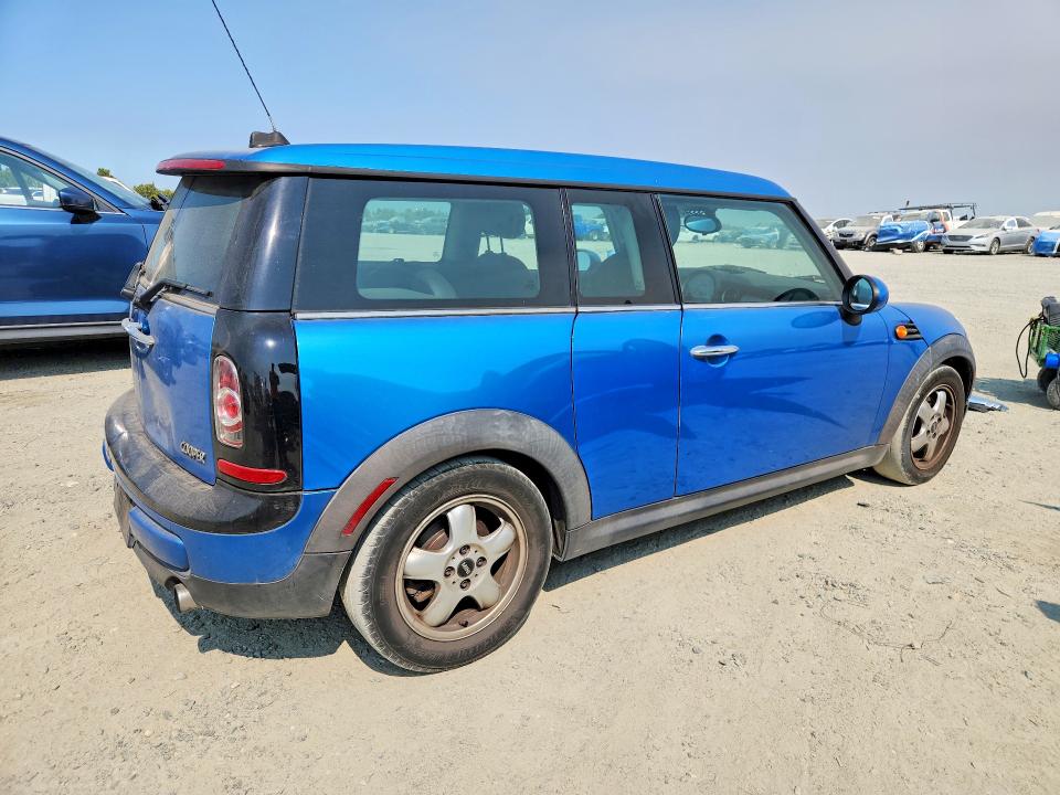2011 Mini Cooper clubman VIN WMWZF3C5XBT267515 COPART salvage auction — REAR END, CA - DIS/DLR/EXP ONLY CLEAN TITLE, sold $325 on 2026-08-06 (photo 3)