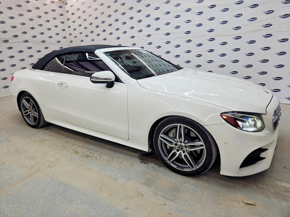 2018 Mercedes-benz E-class VIN WDD1K6FBXJF055781 COPART salvage auction — WATER/FLOOD, TX - CERT OF TITLE-REBLT SLVG FLOOD, sold $13,600 on 2026-08-18 (photo 4)