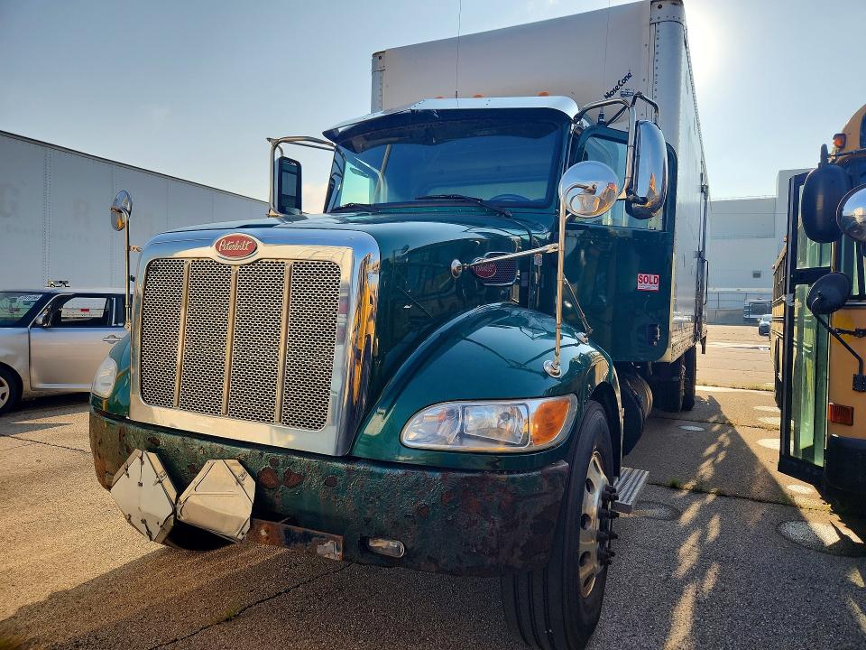 2018 Peterbilt 348 VIN 2NP3KM8X7JM482429 — COPART salvage auction photo