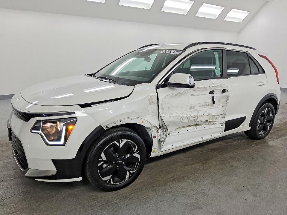 2024 Kia Niro VIN KNDCR3L16R5109183 — COPART salvage auction photo