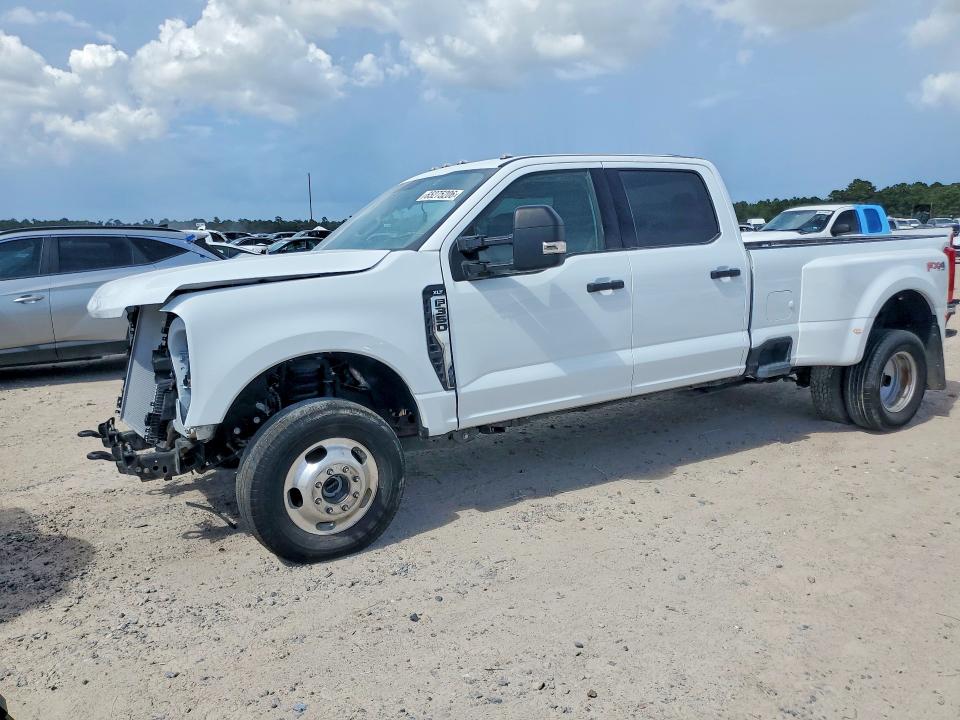2025 Ford F-350 super duty VIN 1FT8W3DN4SED40203 — COPART salvage auction photo