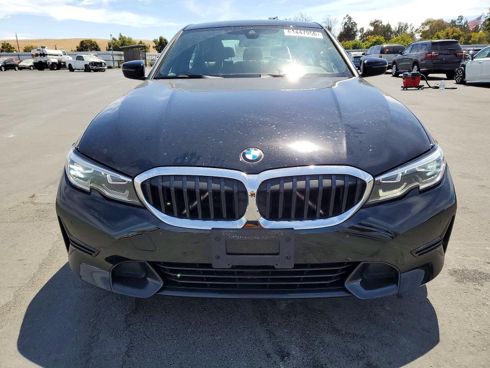 2022 BMW 3er VIN 3MW5R1J04N8C43434 COPART salvage auction — REAR END, CA - SALVAGE CERTIFICATE, sold $14,300 on 2026-08-24 (photo 5)