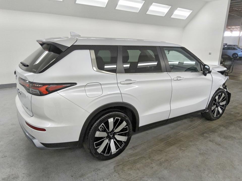 2025 Mitsubishi Outlander VIN JA4J4VA81SZ060095 COPART salvage auction — FRONT END, Ca - Salvage Certificate, sold $8,000 on 2026-09-02 (photo 3)