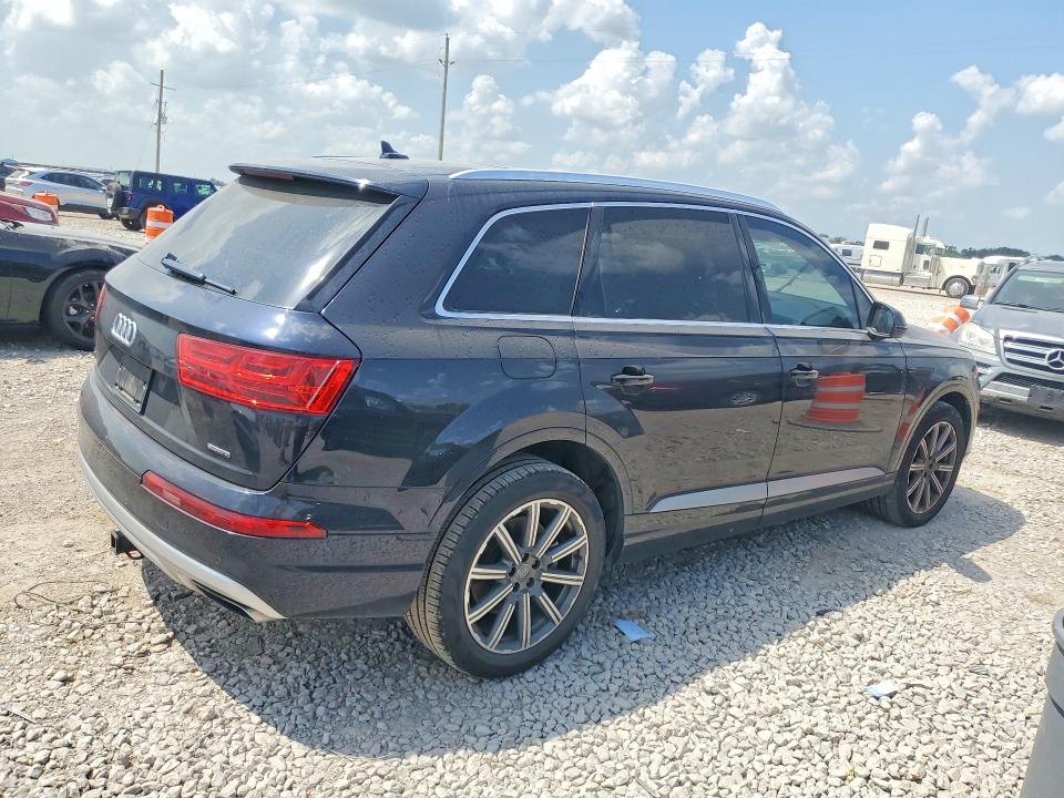 2018 Audi Q7 VIN WA1LHAF73JD006816 COPART salvage auction — MINOR DENT/SCRATCHES, Tx - Certificate Of Title, sold $7,500 on 2026-08-26 (photo 3)