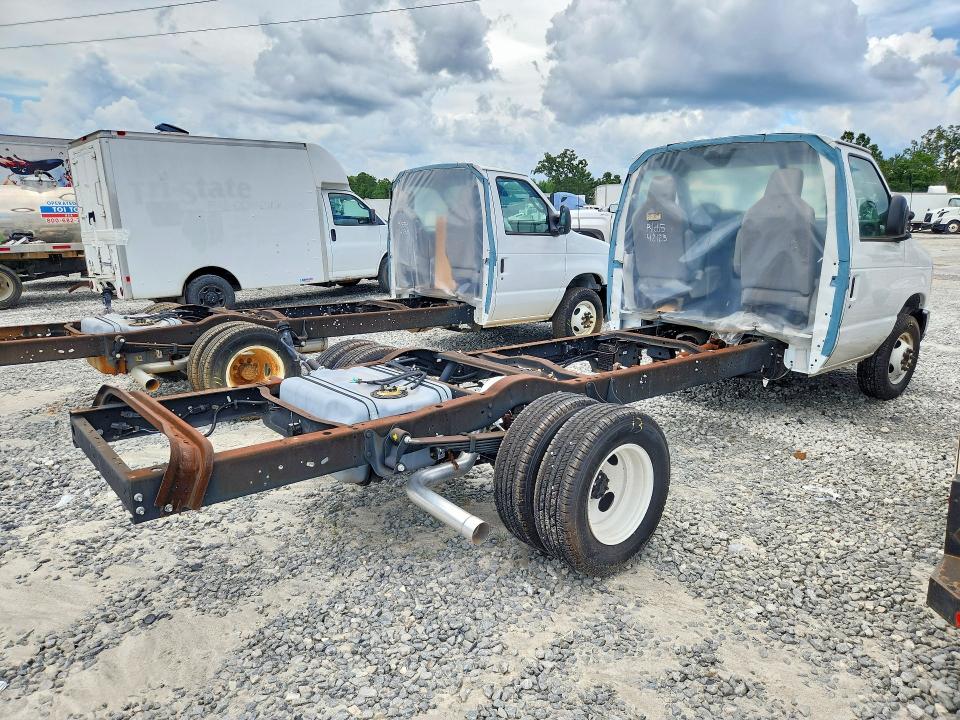 2024 Ford Econoline e350 VIN 1FDWE3FN1RDD42123 COPART salvage auction — MINOR DENT/SCRATCHES, TN - CERTIFICATE OF TITLE, sold $14,600 on 2026-08-20 (photo 3)