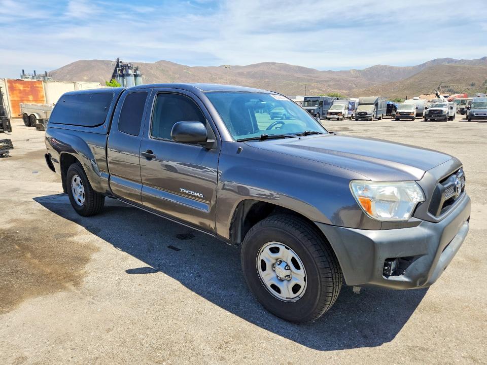 2015 Toyota Tacoma VIN 5TFTX4CN0FX061761 COPART salvage auction — REAR END, Salvage Title, sold $8,700 on 2026-08-25 (photo 4)