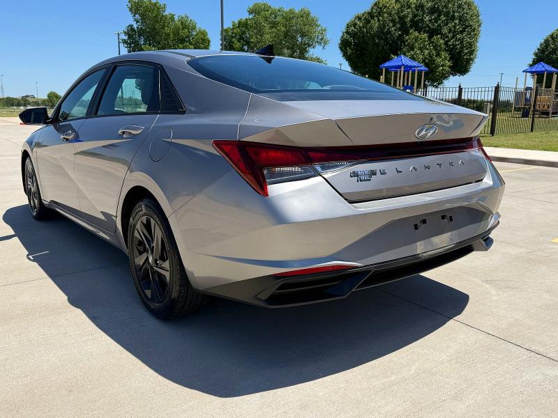 2021 Hyundai Elantra VIN KMHLM4AG3MU192044 COPART salvage auction — MINOR DENT/SCRATCHES, Salvage Title, sold $8,400 on 2026-08-25 (photo 3)