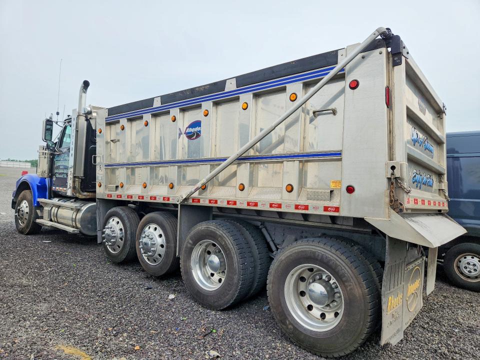 2022 Western star/auto car Conventional VIN 5KKHAEDVXNPNM2058 COPART salvage auction — ALL OVER, VA - CERT OF TITLE - SALVAGE, sold $32,750 on 2026-08-27 (photo 2)