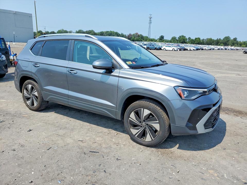 2025 Volkswagen Taos VIN 3VVVC7B20SM033764 COPART salvage auction — SIDE, Va - Cert Of Title - Salvage, sold $11,000 on 2026-09-09 (photo 4)