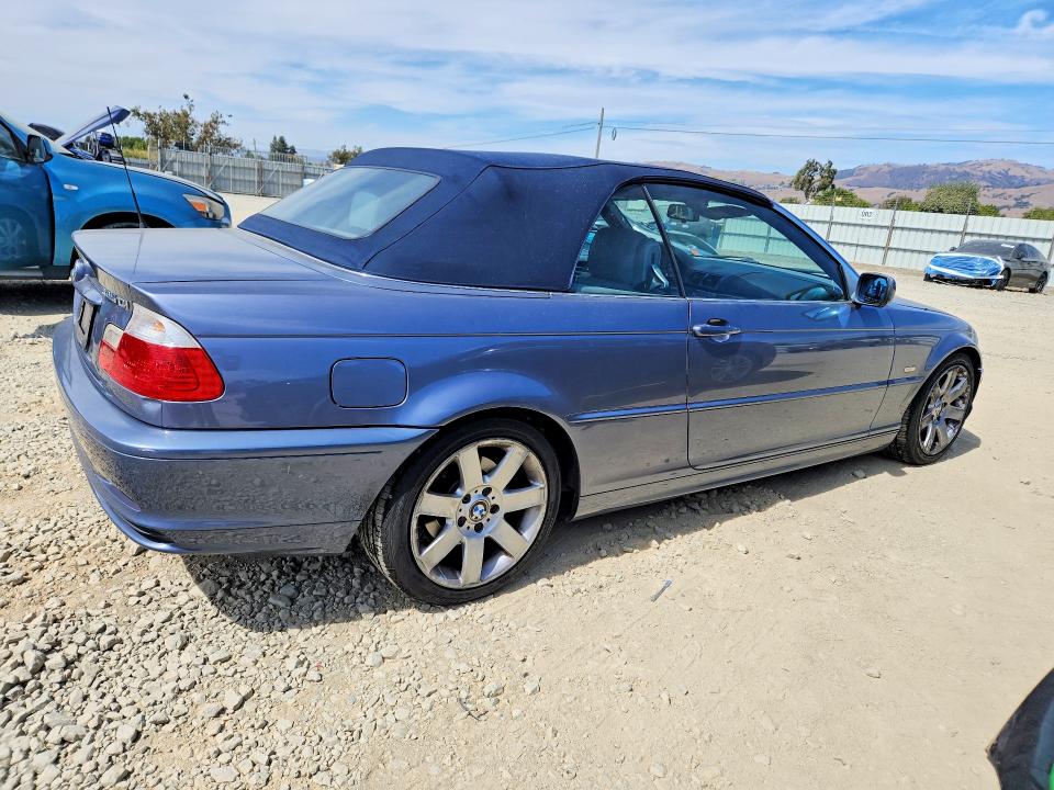 2003 BMW 3 series VIN WBABS33493PG92550 COPART salvage auction — MINOR DENT/SCRATCHES, CA - DIS/DLR/EXP ONLY CLEAN TITLE, sold $700 on 2026-08-20 (photo 3)