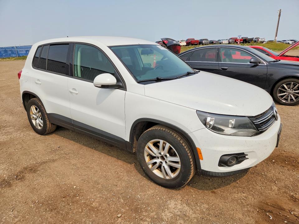 2014 Volkswagen Tiguan VIN WVGJV3AX4EW558565 COPART salvage auction — REAR END, AB - OOP - ACTIVE, sold $2,100 on 2026-08-18 (photo 4)