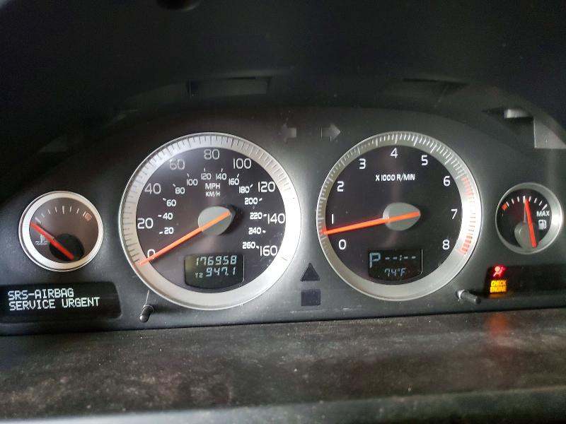 2013 Volvo Xc90 VIN YV4952CZ5D1643536 COPART salvage auction — MINOR DENT/SCRATCHES, Mn - Certificate Of Title, sold $825 on 2026-08-13 (photo 9)