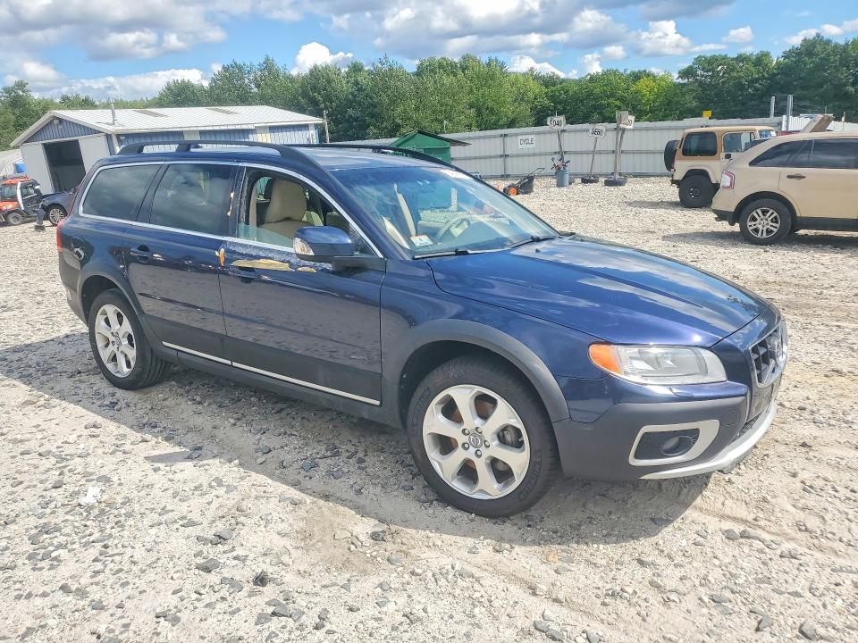 2011 Volvo Xc70 VIN YV4902BZ7B1101710 COPART salvage auction — ENGINE BURN, MA - CERT OF TITLE-RECONSTRCTD COLL, sold $450 on 2026-09-02 (photo 4)