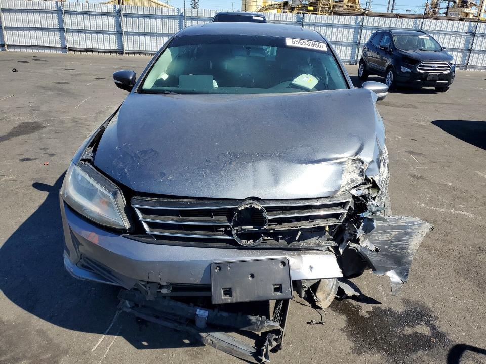 2015 Volkswagen Jetta VIN 3VWD17AJ2FM323077 COPART salvage auction — FRONT END, Ca - Salvage Certificate, sold $275 on 2026-09-02 (photo 5)