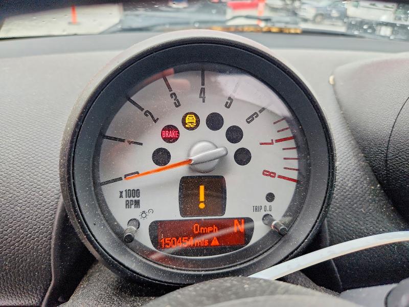 2014 Mini Cooper VIN WMWZC5C54EWP36959 COPART salvage auction — MINOR DENT/SCRATCHES, Ga - Certificate Of Title, sold $1,000 on 2026-08-14 (photo 9)