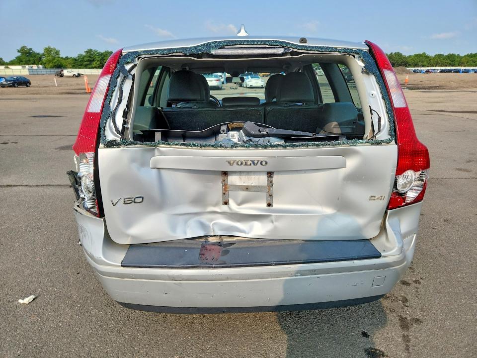 2007 Volvo V50 VIN YV1MW390372327280 COPART salvage auction — REAR END, Ny - Mv-907A Salvage Certificate, sold $475 on 2026-08-17 (photo 6)