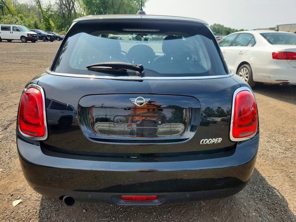 2019 Mini Cooper VIN WMWXU1C5XK2F81871 COPART salvage auction — WATER/FLOOD, CT - CERT OF TITLE-FLOOD SALVAGE, sold $1,550 on 2026-08-18 (photo 6)