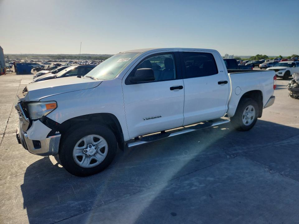 2017 Toyota Tundra VIN 5TFEM5F14HX111127 — COPART salvage auction photo