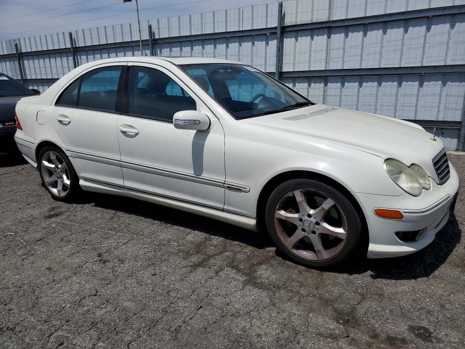 2007 Mercedes-benz C class VIN WDBRF52H07F917130 COPART salvage auction — FRONT END, CA - SALVAGE CERTIFICATE, sold $325 on 2026-08-20 (photo 4)