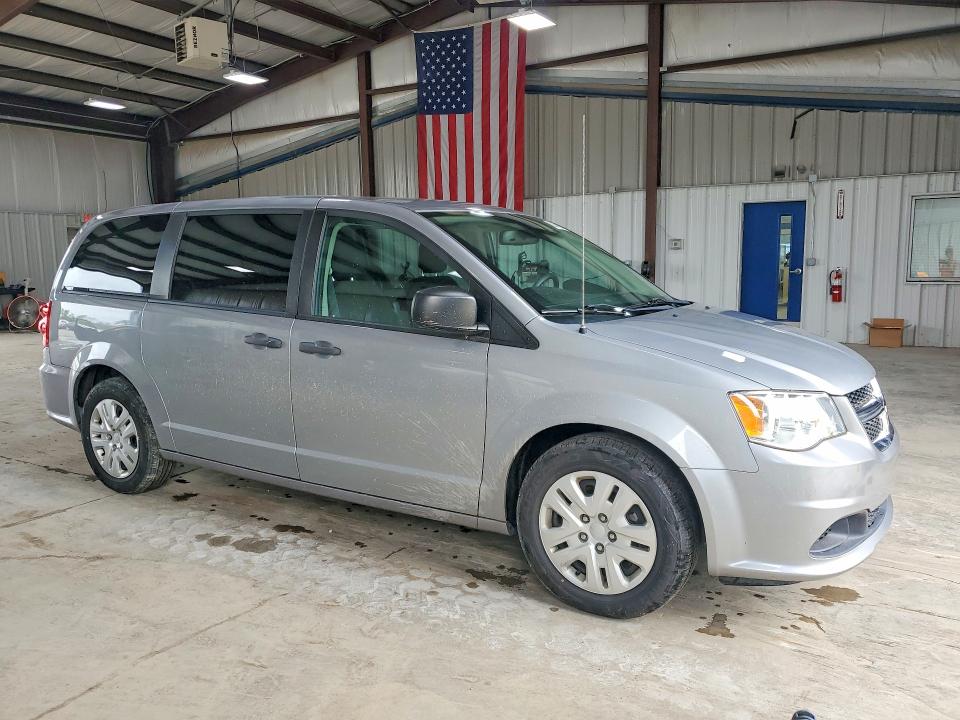 2019 Dodge Grand caravan VIN 2C4RDGBG4KR527174 COPART salvage auction — MINOR DENT/SCRATCHES, PA - CERT OF TITLE, sold $8,100 on 2026-08-12 (photo 4)