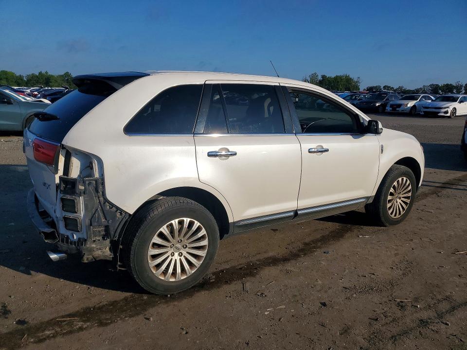 2014 Lincoln Mkx VIN 2LMDJ6JK6EBL00357 COPART salvage auction — REAR END, Va - Cert Of Title - Salvage, sold $375 on 2026-09-09 (photo 3)