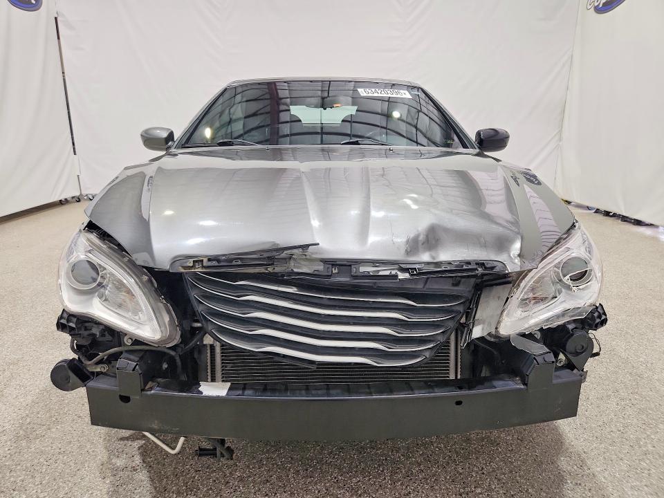 2013 Chrysler 200 VIN 1C3BCBEGXDN755557 COPART salvage auction — FRONT END, Ca - Salvage Certificate, sold $800 on 2026-08-28 (photo 5)