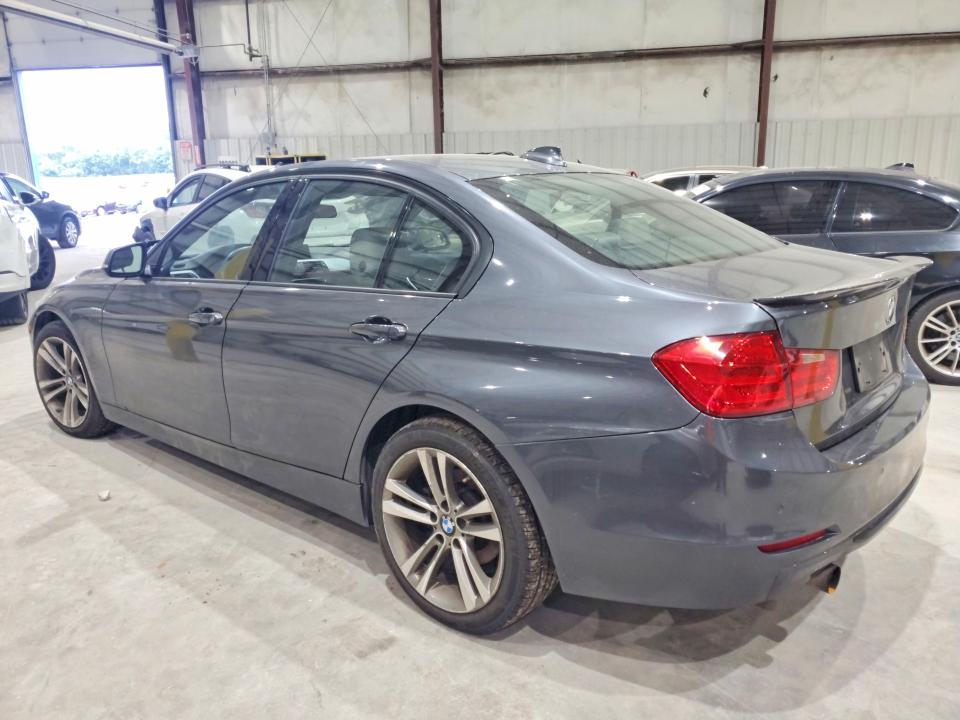 2013 BMW 3er VIN WBA3B3C50DF538987 COPART salvage auction — MECHANICAL, Ky - Certificate Of Title, sold $300 on 2026-08-19 (photo 2)
