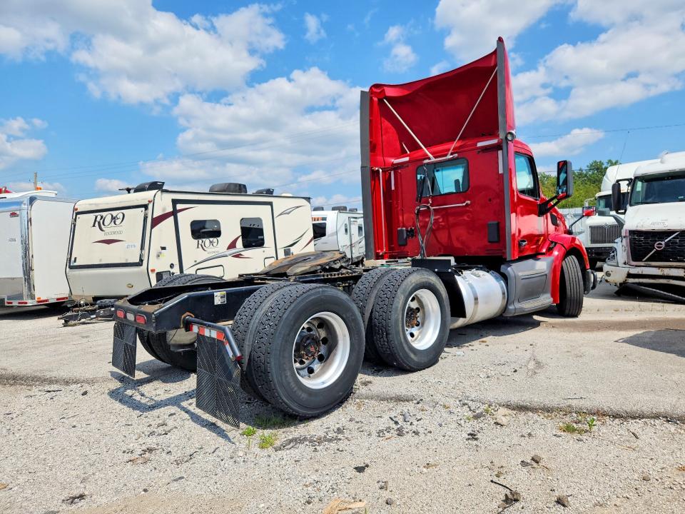 2021 Peterbilt 579 VIN 1XPBD49X6MD756093 COPART salvage auction — NORMAL WEAR, TN - CERTIFICATE OF TITLE, sold $13,900 on 2026-08-25 (photo 3)