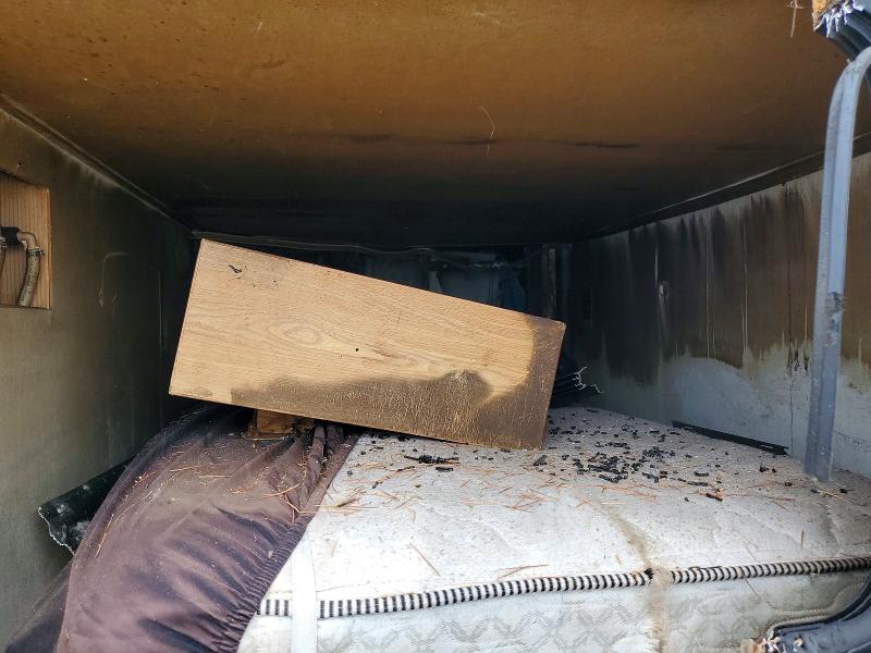 2019 Jayco jay VIN 1UJBJ0BR8K75D0191 COPART salvage auction — BURN, OR - SALVAGE TITLE CERTIFICATE, sold $10 on 2026-10-13 (photo 6)