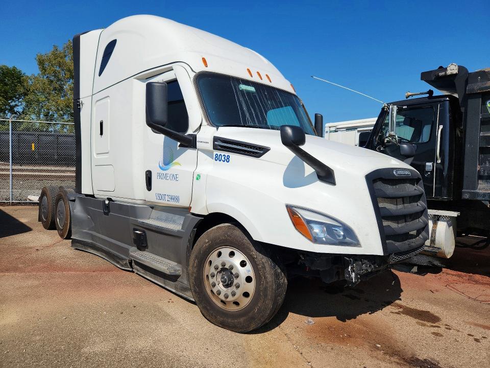 2026 Freightliner Cascadia VIN 3AKJHHDR6TSWM4297 COPART salvage auction — ALL OVER, OH - CERT OF TITLE-SALVAGE, sold $101,000 on 2026-10-15 (photo 4)