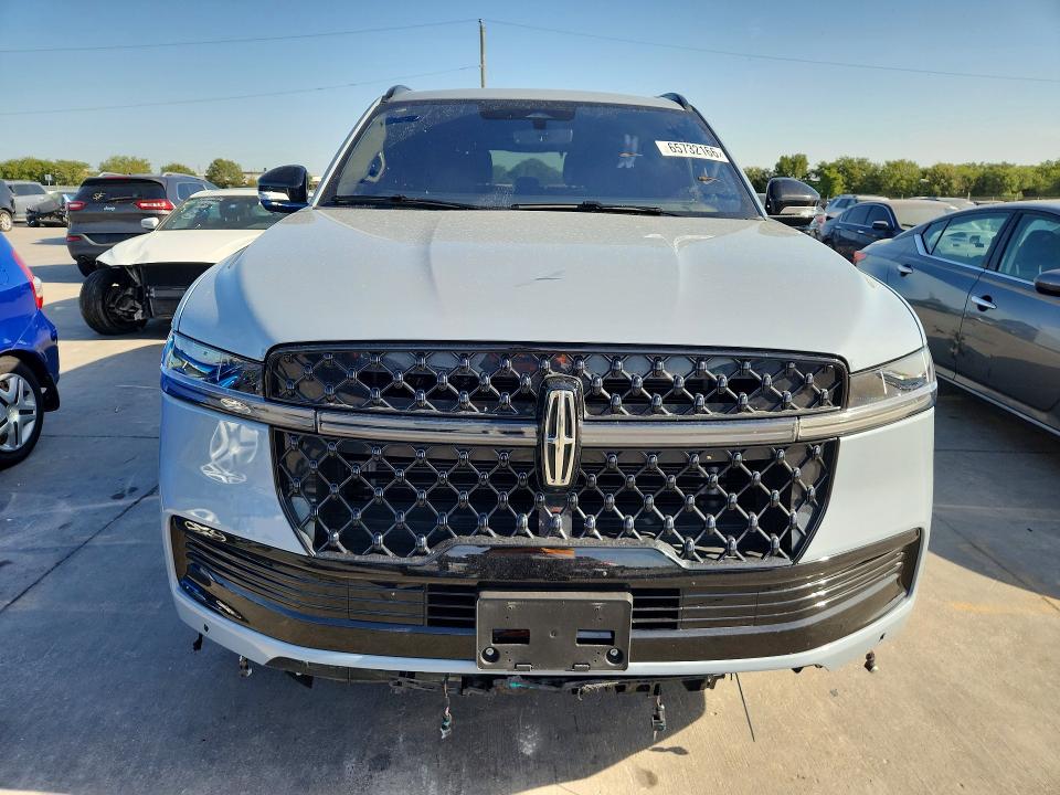 2025 Lincoln Navigator VIN 5LMJJ2LG9SEL08563 COPART salvage auction — FRONT END, Tx - Salvage Vehicle Title, sold $44,000 on 2026-09-08 (photo 5)