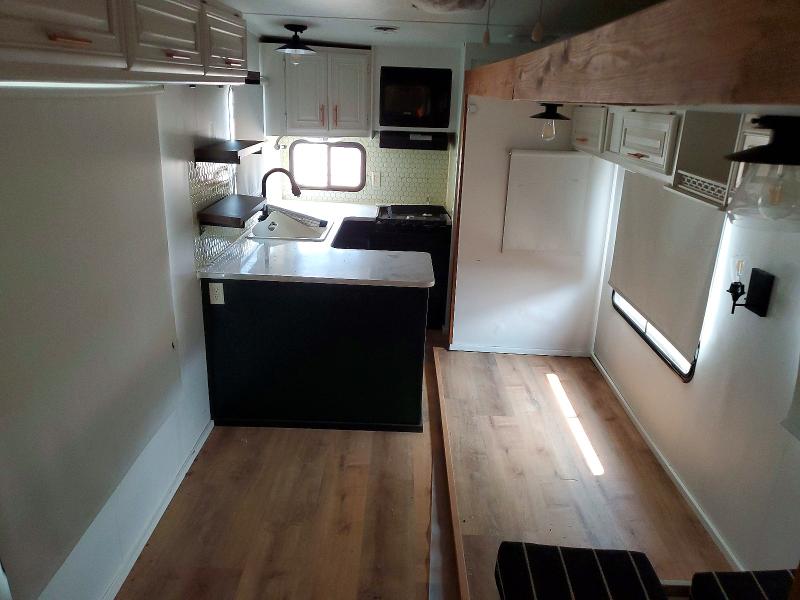 2007 Keystone rv Laredo VIN 4YDF29R227L601610 COPART salvage auction — NORMAL WEAR, TX - CERTIFICATE OF TITLE, sold $1,500 on 2026-09-18 (photo 6)