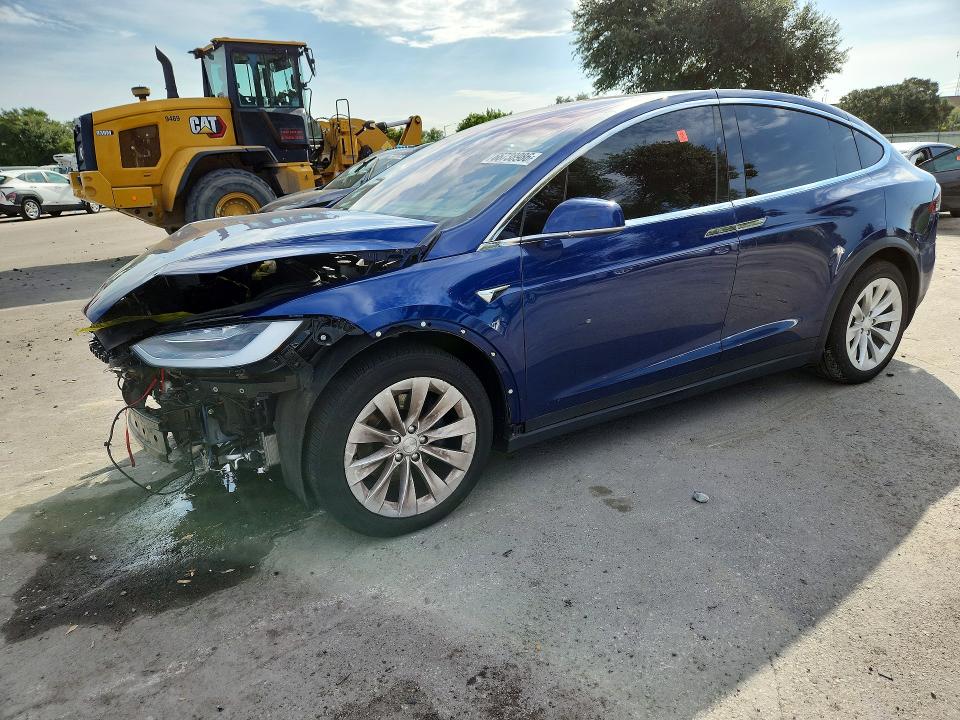 2020 Tesla Model x VIN 5YJXCBE22LF236229 — COPART salvage auction photo