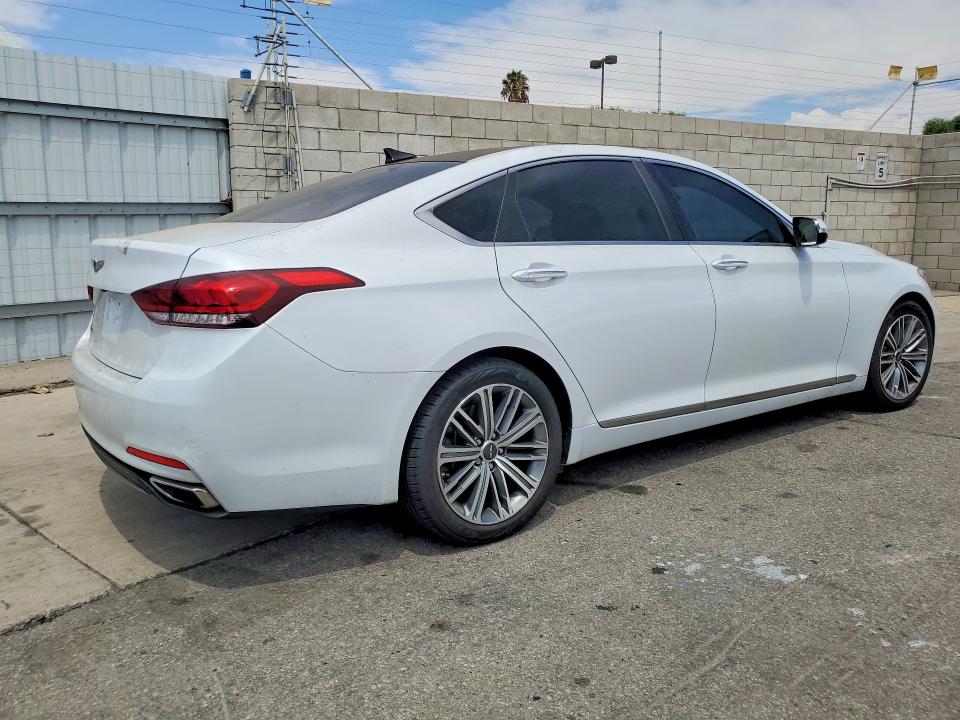 2018 Genesis G80 VIN KMHGN4JE9JU225332 COPART salvage auction — MINOR DENT/SCRATCHES, Ca - Dis/Dlr/Exp Only Clean Title, sold $2,500 on 2026-08-31 (photo 3)
