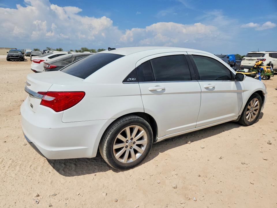 2014 Chrysler 200 VIN 1C3CCBBG8EN114529 COPART salvage auction — MINOR DENT/SCRATCHES, Tx - Certificate Of Title, sold $10 on 2026-09-10 (photo 3)