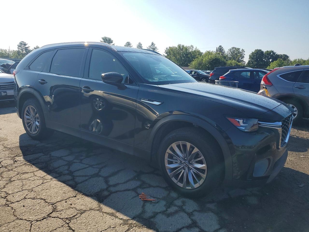 2025 Mazda Cx-90 VIN JM3KKAHD7S1201947 COPART salvage auction — Minor Dent/Scratches, PA - CERT OF TITLE, sold $26,500 on 2026-08-13 (photo 4)