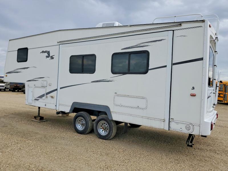 2004 Nash Arctic fox VIN 4N15C262640120927 COPART salvage auction — MINOR DENT/SCRATCHES, AB - BOS - ACTIVE, sold $2,000 on 2026-08-27 (photo 3)