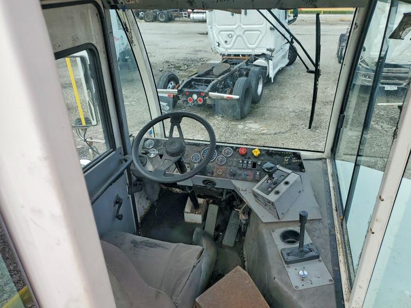 2015 Autocar llc VIN 516G4G416FH218818 COPART salvage auction — SIDE, IL - CERTIFICATE OF TITLE (P), sold $1,150 on 2026-09-25 (photo 8)