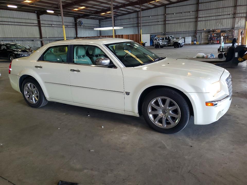 2007 Chrysler 300 VIN 2C3LA63HX7H765631 COPART salvage auction — MINOR DENT/SCRATCHES, Fl - Certificate Of Title, sold $2,000 on 2026-08-29 (photo 4)