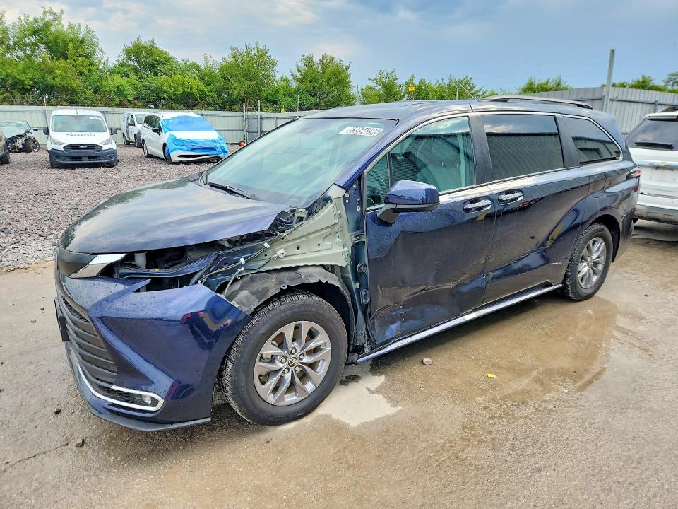 2024 Toyota Sienna VIN 5TDYRKEC6RS206070 COPART salvage auction — FRONT END, Ca - Certificate Of Title, sold $17,100 on 2026-08-19 (photo 1)