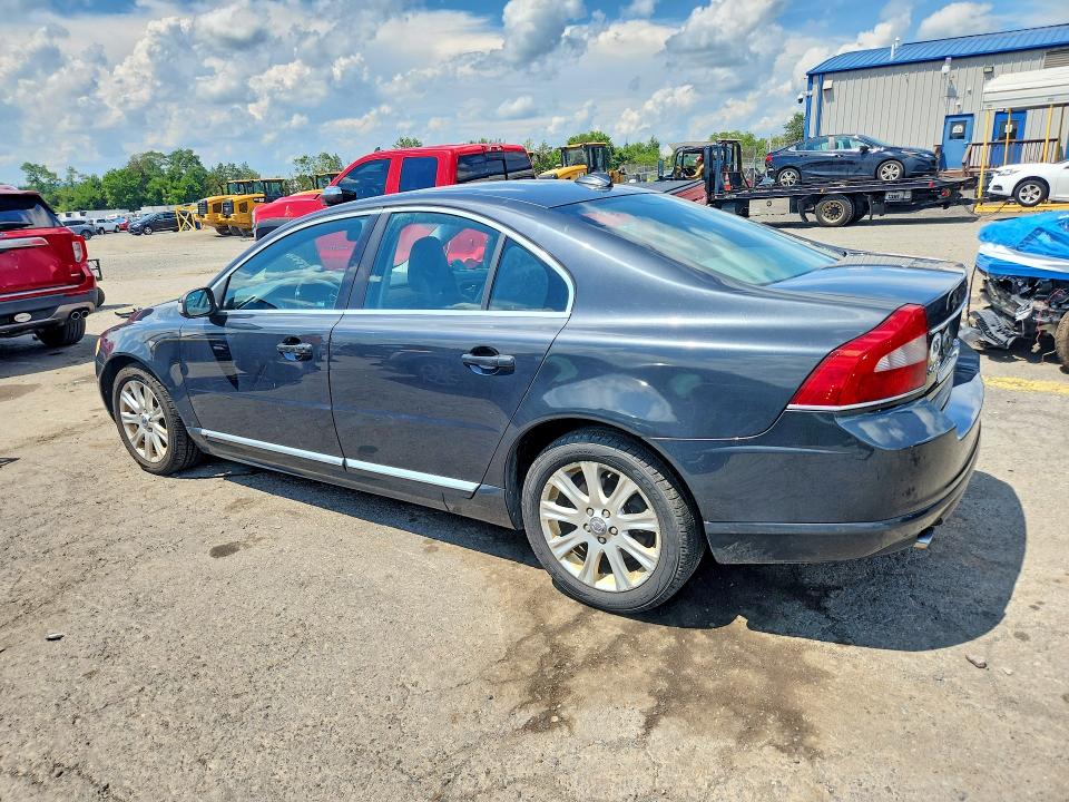 2011 Volvo S80 VIN YV1940AS0B1147258 COPART salvage auction — SIDE, PA - CERTIFICATE OF SALVAGE, sold $400 on 2026-08-18 (photo 2)