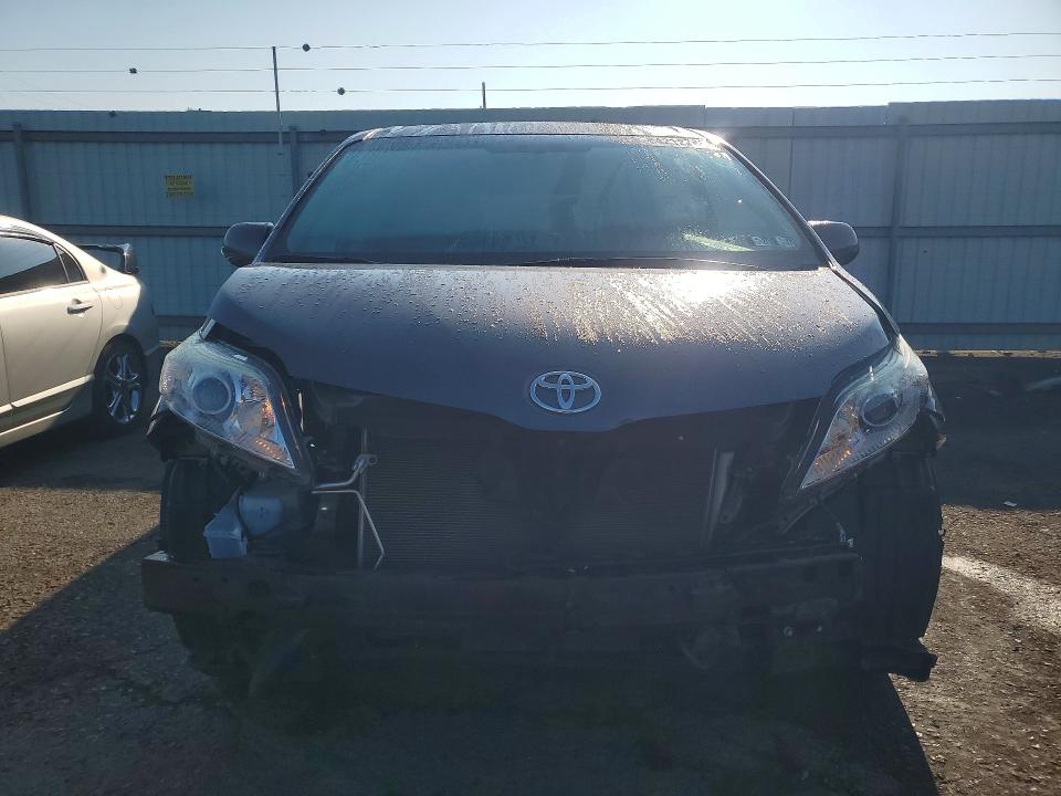 2016 Toyota Sienna VIN 5TDDK3DC7GS142693 COPART salvage auction — FRONT END, Pa - Certificate Of Salvage, sold $8,800 on 2026-08-21 (photo 5)