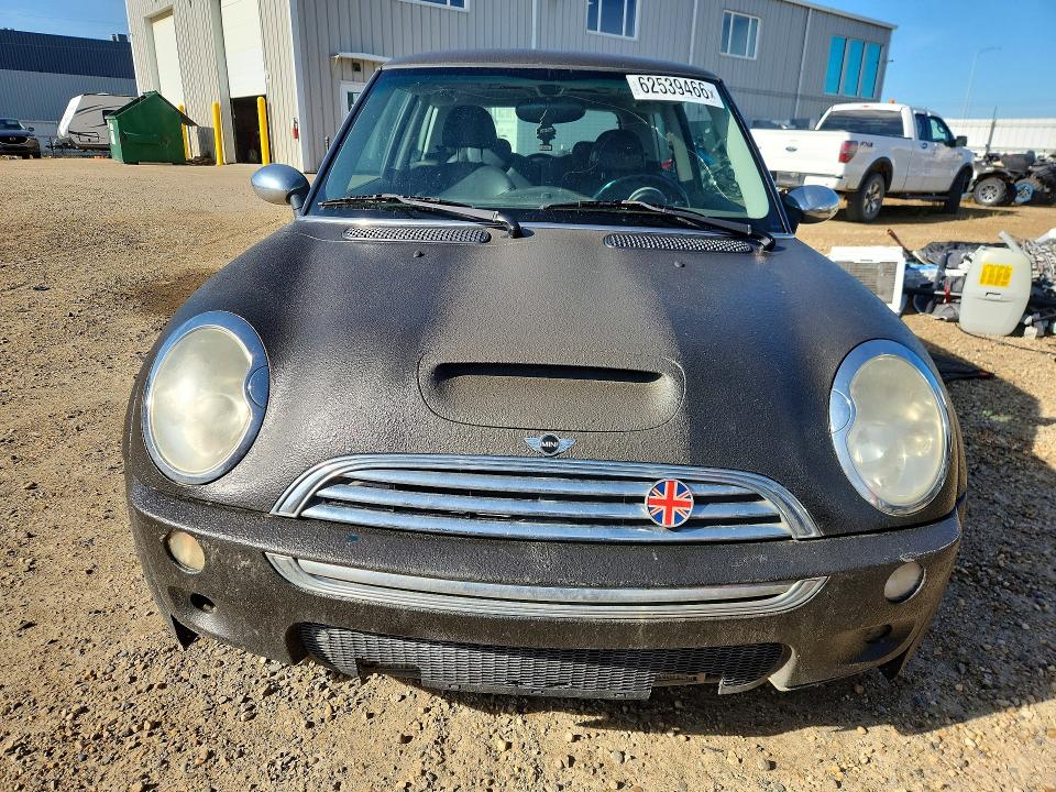 2004 Mini Cooper VIN WMWRE33484TD86387 COPART salvage auction — WATER/FLOOD, Ab - Bos - Active, sold $125 on 2026-08-13 (photo 5)