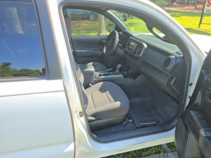 2017 Toyota Tacoma VIN 5TFCZ5AN2HX076803 COPART salvage auction — MINOR DENT/SCRATCHES, Sc - Certificate Of Title (P), sold $6,100 on 2026-08-21 (photo 5)