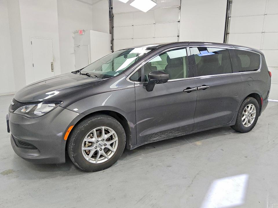 2022 Chrysler Voyager VIN 2C4RC1CG1NR168840 — COPART salvage auction photo